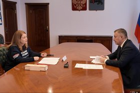 Елена Зубун и Игорь Кобзев. Фото пресс-службы правительства Иркутской области