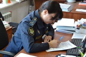 Судебный пристав. Фото ГУФССП России по Иркутской области