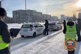 Рейд по такси. Скриншот видео Госавтоинспекции Иркутской области