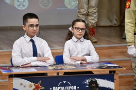 Школьники за партой. Фото пресс-службы администрации города Бодайбо и района
