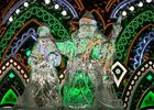 Ледяные фигуры Деда Мороза и Снегурочки. Фото Анастасии Влади из архива IRK.ru
