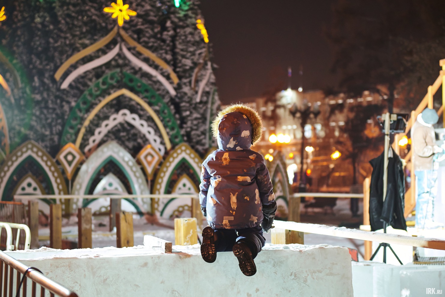 Иркутяне с нетерпением ждут, когда уже можно будет покататься. Открытие горки запланировано на 20 декабря.