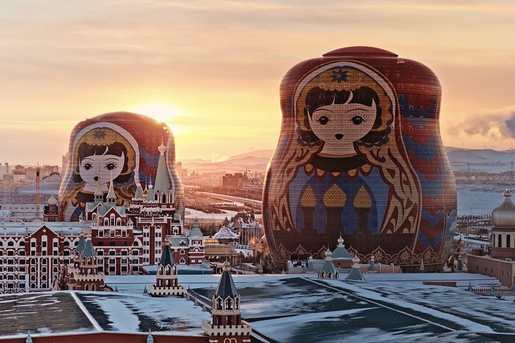 Скульптурные композиции. Фото департамента культуры и туризма АРВМ