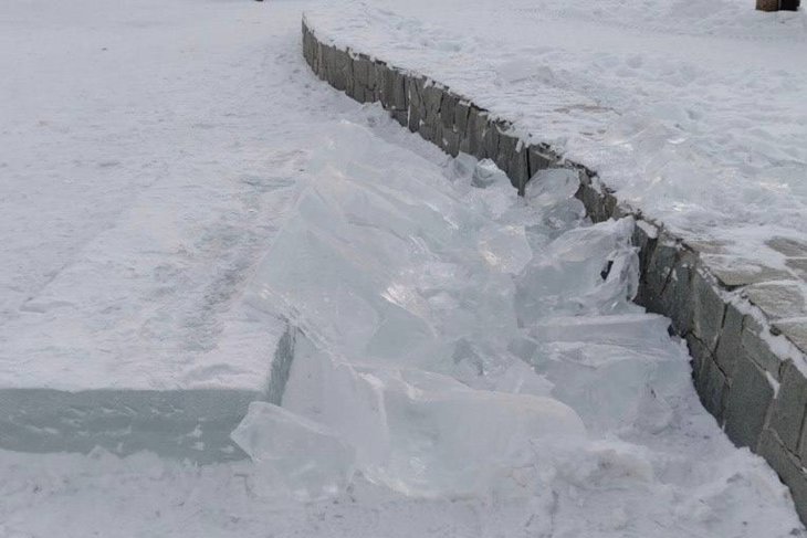 Лед. Фото пресс-службы мэрии АГО