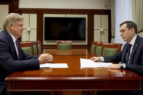 Анатолий Серышев и Дмитрий Шотт. Фото пресс-службы администрации Иркутской области