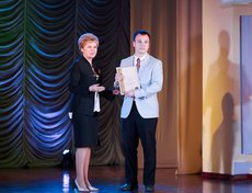 Татьяна Эдельман отметила благодарностями иркутян, которые активно участвовали в организации мероприятий и развивали добровольческое движение, занимались патриотическим воспитанием молодёжи и реализовывали просветительские проекты для старшего поколения.