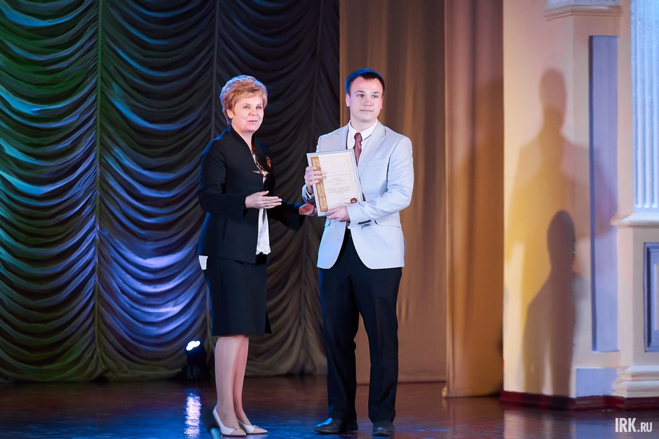 Татьяна Эдельман отметила благодарностями иркутян, которые активно участвовали в организации мероприятий и развивали добровольческое движение, занимались патриотическим воспитанием молодёжи и реализовывали просветительские проекты для старшего поколения.