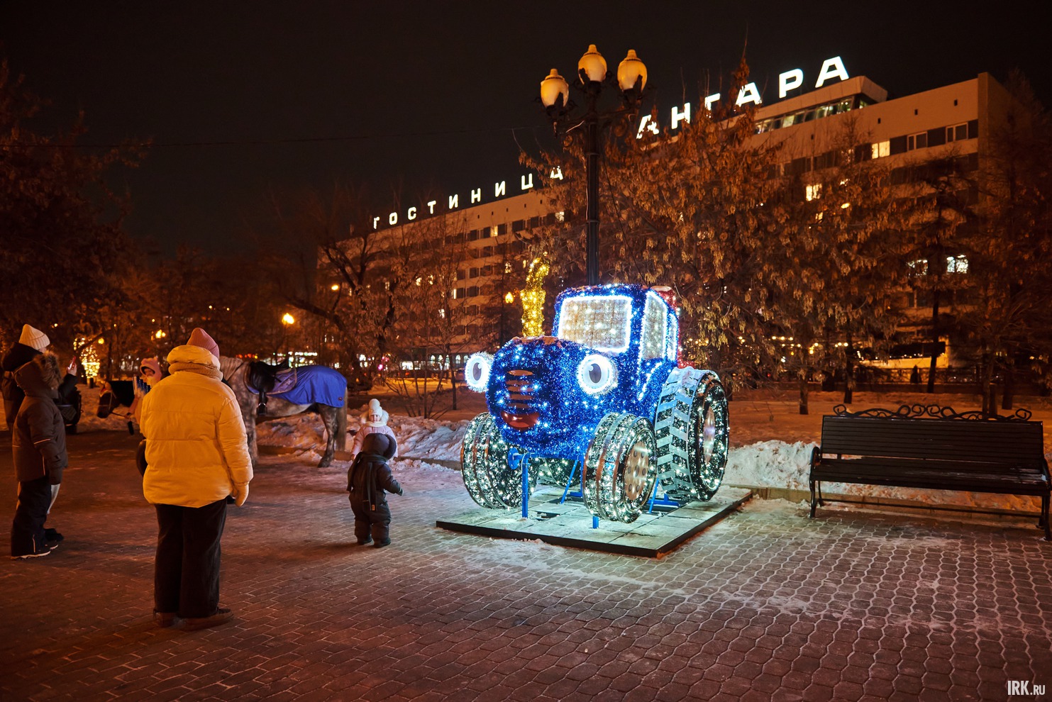 Уже сейчас можно петь песни вместе с Синим трактором.