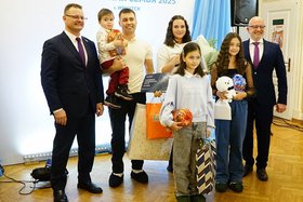 Награждение победителей. Фото пресс-службы думы Иркутска