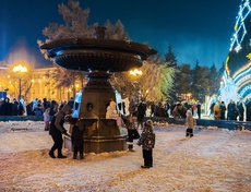 Кто-то резвился в чаше фонтана.