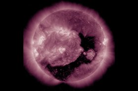 Корональная дыра на Солнце в декабре 2025 года. Изображение с сайта лаборатории солнечной астрономии ИКИ РАН