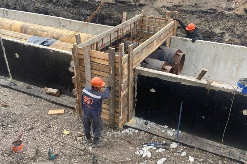 Строительство теплового луча. Фото пресс-службы администрации Иркутска