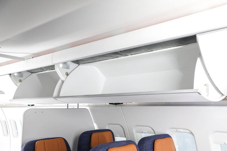 Багажные полки. Фото ПАО «ОАК»