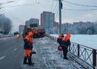 Уборка снега. Фото пресс-службы администрации Иркутска