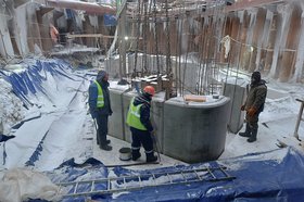 Строительство опоры моста. Фото пресс-службы правительства Иркутской области