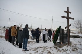 Родные почтили память погибших, 2024 год. Фото из телеграм-канала губернатора Игоря Кобзева