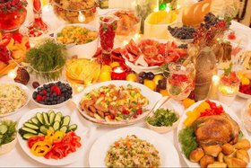 Новогодний стол. Изображение сгенерировано GigaChat