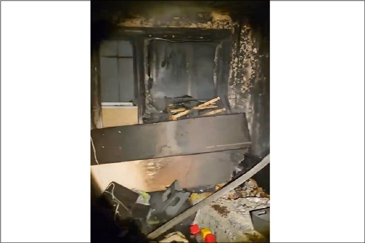 Сгоревшая квартира. Скриншот видео пресс-службы ГУ МЧС России по Иркутской области