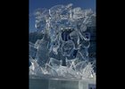 Скульптура «Один в лесу». Фото из телеграм-канала Olkhon Ice Fest