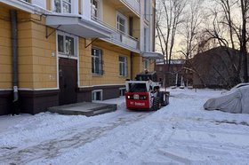 Уборка снега с улиц города. Фото пресс-службы администрации Иркутска