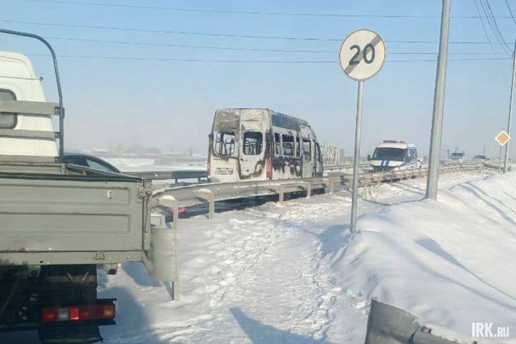 Сгоревший автомобиль. Фото очевидца