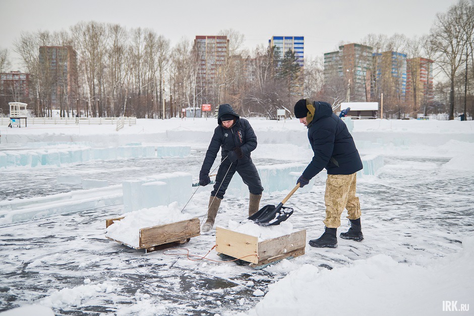 Уборка снега с территории иордани