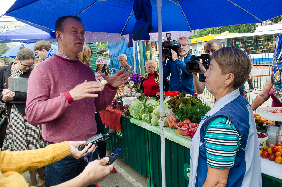 Разговор получился не только об урожае, но и о проблемах, которые беспокоят дачников.