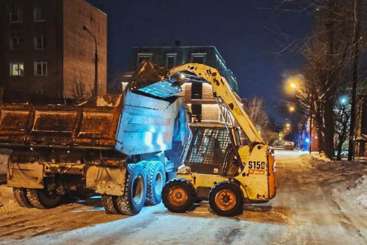 Уборка. Фото пресс-службы мэрии Иркутска