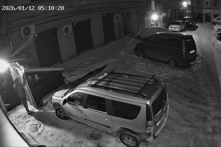 Фото с записей камер видеонаблюдения