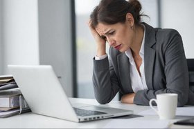 Офисный сотрудник. Изображение сгенерировано GigaChat