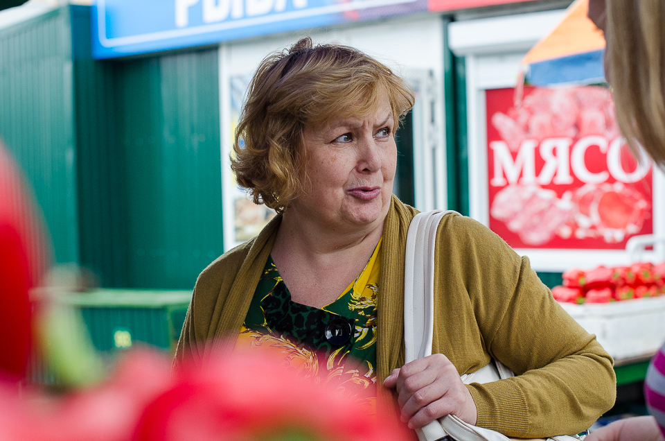 «Покупаю здесь овощи. У этого продавца лук мне больше понравился, чем в соседней палатке», — поделилась иркутянка Наталья Соловьева.