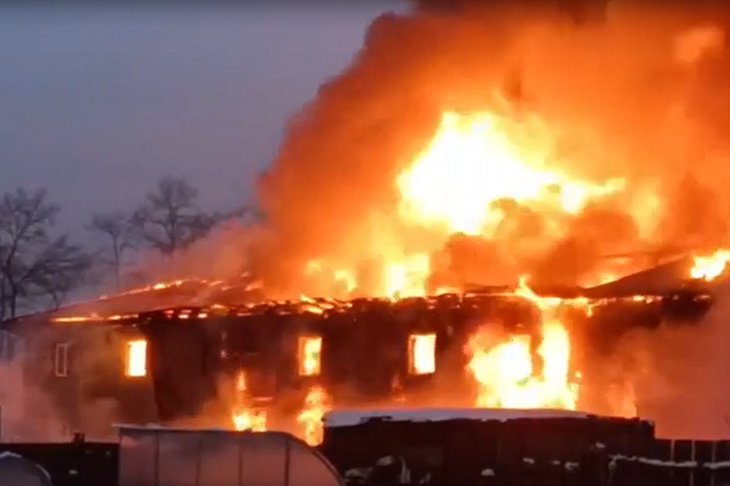 Пожар. Скриншот видео из телеграм-канала «Инцидент Иркутск»