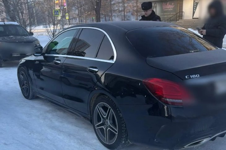 Автомобиль Mercedes-Benz. Фото пресс-службы ГУ МВД по Иркутской области