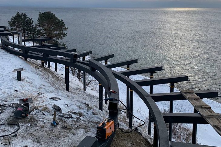 Обустройство смотровой площадки. Фото из телеграм-канала Леонида Фролова