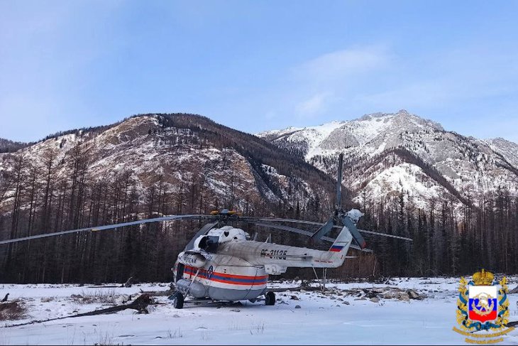 Вертолет со спасателями. Фото Пожарно-спасательной службе региона