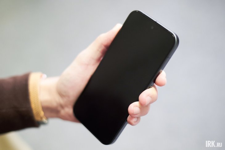 Телефон. Фото Маргариты Романовой, IRK.ru