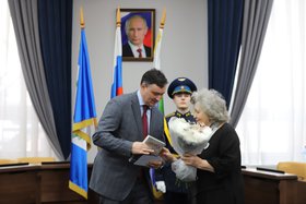 Церемония награждения волонтеров. Фото пресс-службы администрации Иркутска