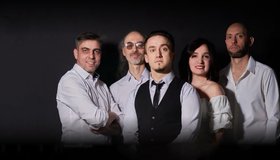 Группа «Контрабанда» в Harat's Pub в 130-м квартале