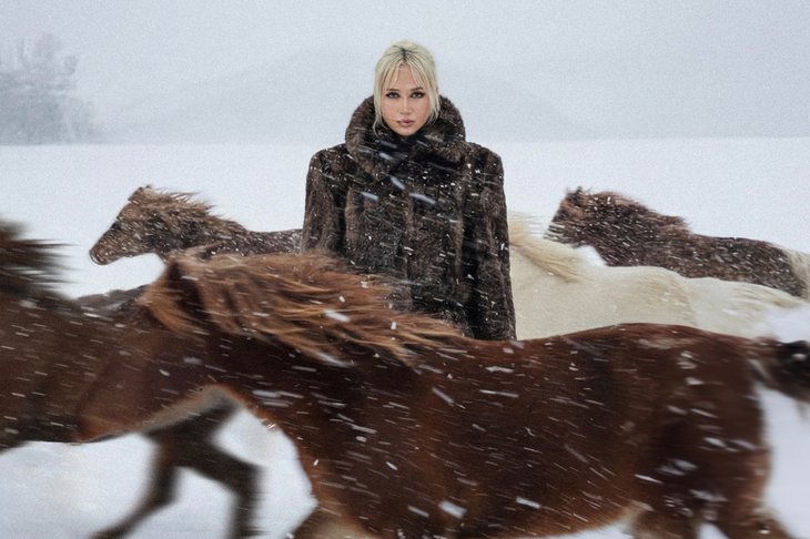 Превью клипа. Фото из сообщества ВКонтакте «Клава Кока»