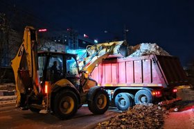 Снегоуборочные работы. Фото пресс-службы администрации Иркутска