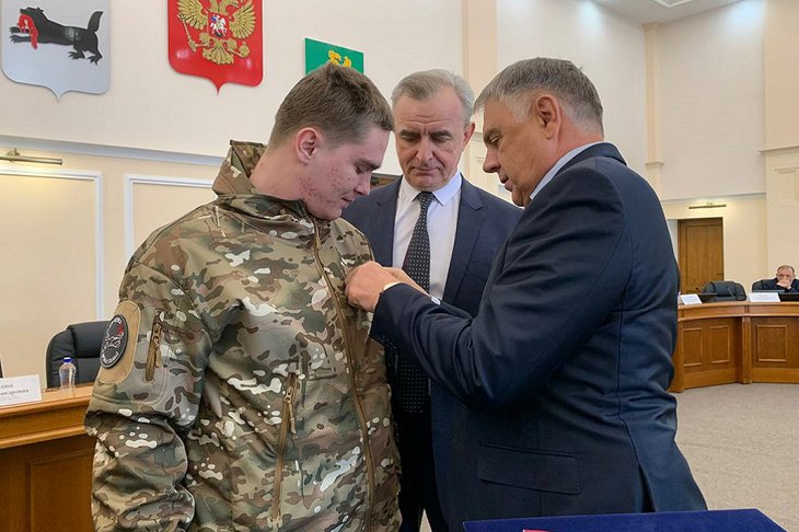 Награждение военнослужащих. Фото из телеграм-канала Сергея Петрова