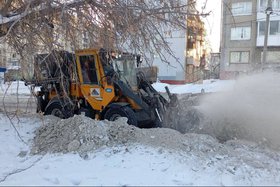 Уборка снега в Иркутске. Фото пресс-службы мэрии города