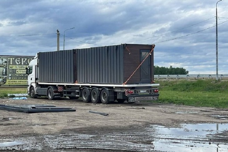 Фура, из которой вылетели дроны. Фото из телеграм-канала губернатора Иркутской области Игоря Кобзева