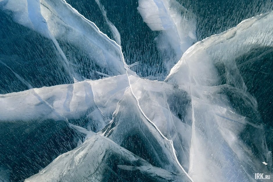 Байкальский лед. Фото Екатерины Емелиной, IRK.ru Байкальский лед. Фото Екатерины Емелиной, IRK.ru