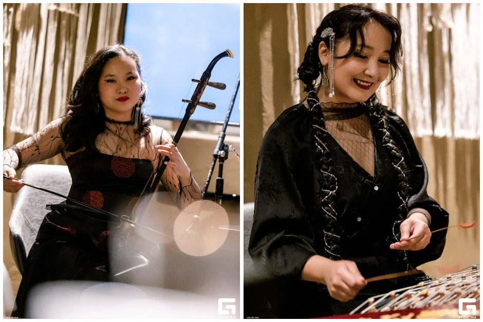 На вечере выступала этно-группа, исполнявшая композиции на бурятских народных инструментах