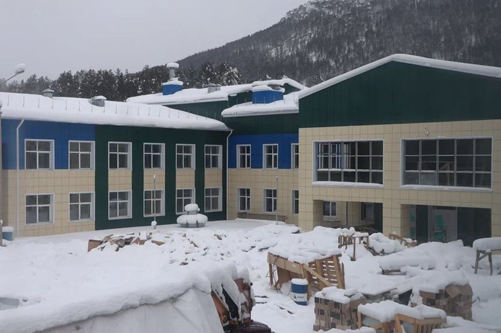 Школа в Мамакане. Фото пресс-службы правительства Иркутской области