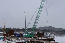 Строительство моста. Фото пресс-службы правительства Иркутской области