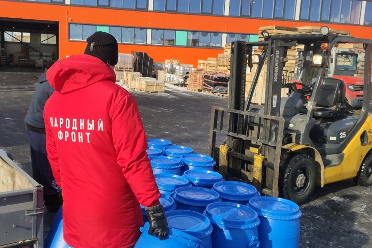 Отправка гуманитарной помощи. Фото пресс-службы Народного фронта по Иркутской области
