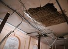 Обрушенный потолок. Фото из телеграм-канала Руслана Болотова