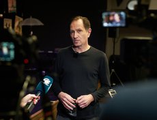 Евгений Алёшин, режиссёр: «В спектакле я исследую психологию женщин. Это спектакль-эмоция, спектакль-настроение».